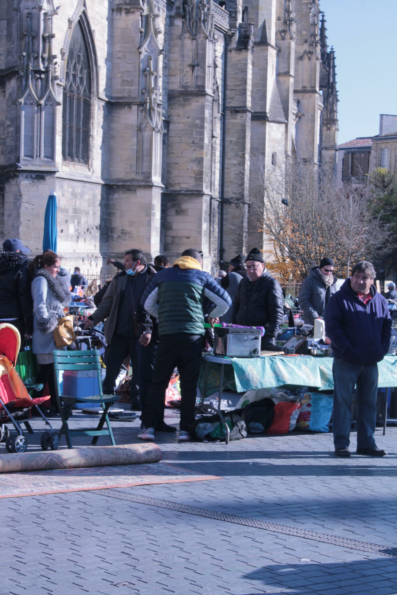 Dans ce quartier, toutes les catégories socioprofessionnelles sont représentées. Marchands, étudiants, retraités, jeunes cadres … Le quartier St-Michel est un exemple de mixité sociale.